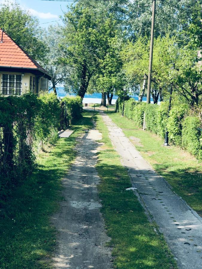 Five Season'S Lakehouse Balatonlelle Exterior photo